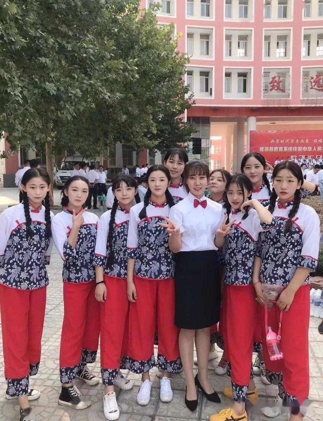 【教科研成果展】将美育播撒在隆尧一中校园——隆尧一中 董萌_活动