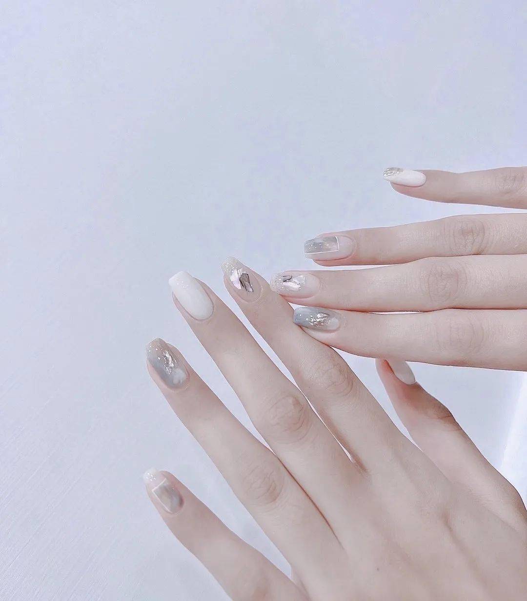 超有质感的白色美甲来了