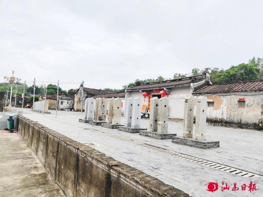 五年(1492年),建筑风格系潮汕地区独具儒家文化内涵的"五马拖车"造型