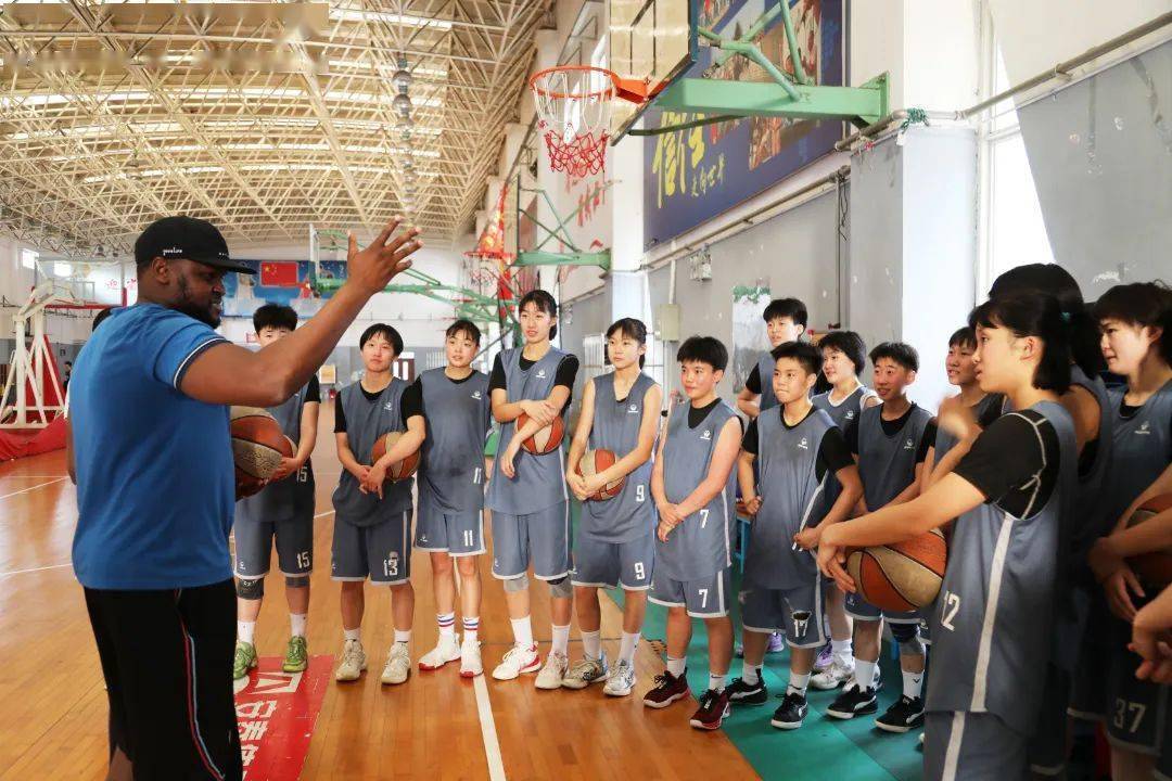 日照一中与市土地发展集团举行战略合作协议签约仪式_乔贞华_尚洪兵