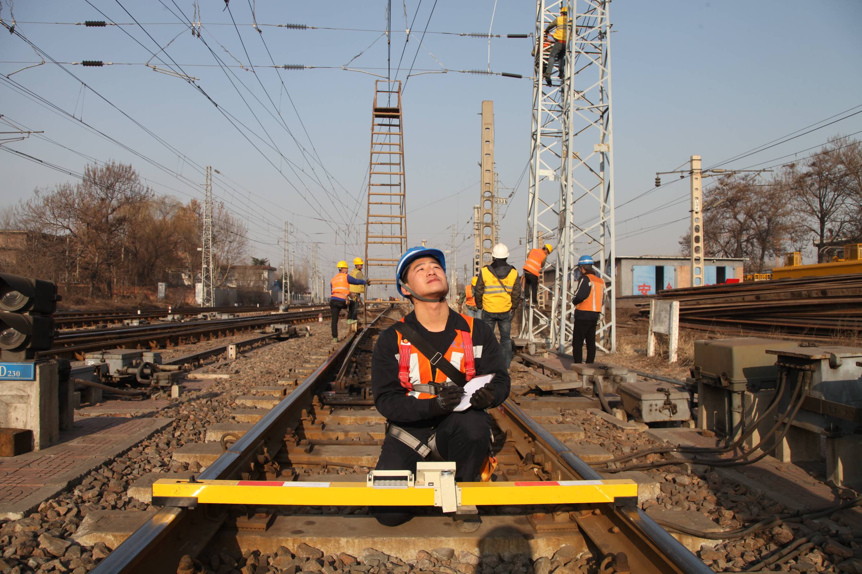 交广会客厅|"硬核"小伙崔壮壮_作业_接触网_技术能手