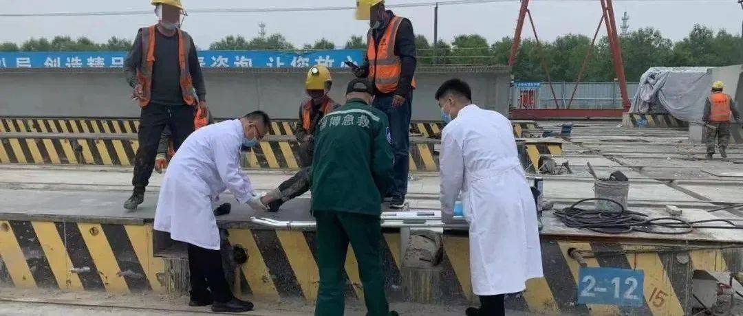 为这家医院点赞!“绿色通道”守护重物砸伤患者“生命线”_急诊_世博_急救