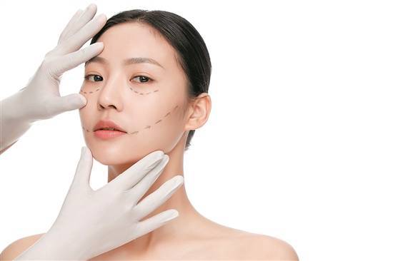 消费者在进行医美消费时,一定要擦亮眼睛,寻找正规机