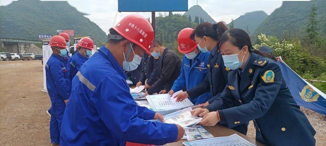 "贵州省交通运输综合行政执法四支队支队长龙平智说