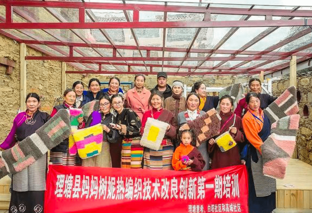 丁真,在谩骂中度过了21岁生日_理塘_视频_杜冬