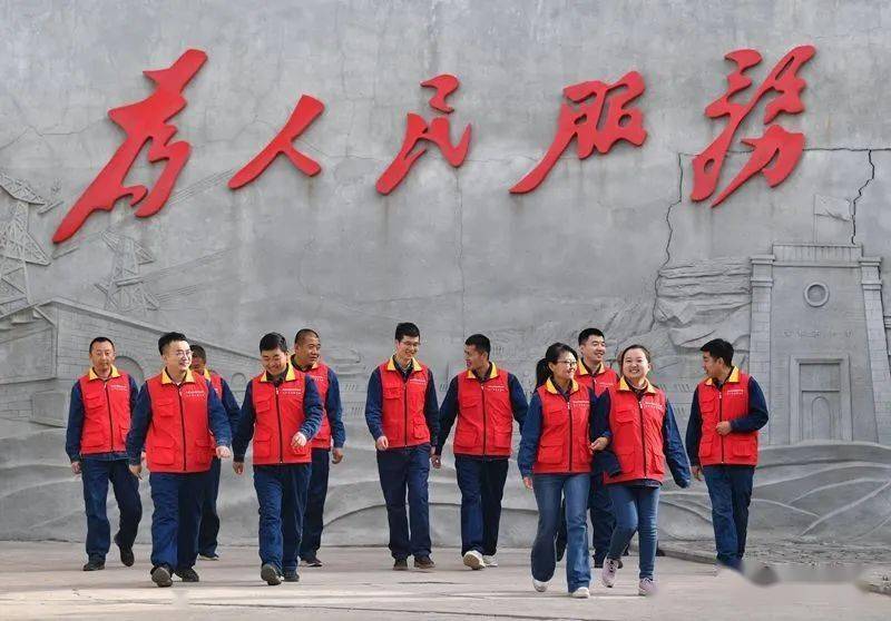 为人民服务的根本宗旨,坚持走一切从群众中来再到群众中去的根本路线