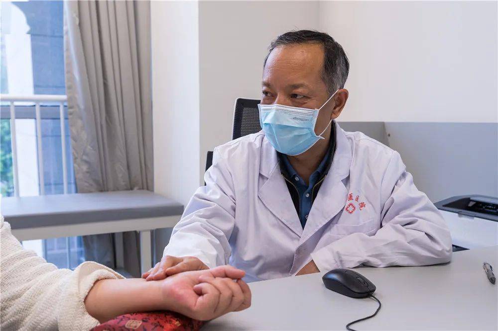 西安市中醫(yī)院黃牛隨時(shí)幫患者掛號(hào)-西安市中醫(yī)醫(yī)院可以電話預(yù)約掛號(hào)嗎 