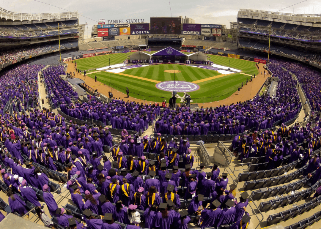 霉霉nyu发表激情演说拥抱尴尬不怕犯错接纳不完美的人生