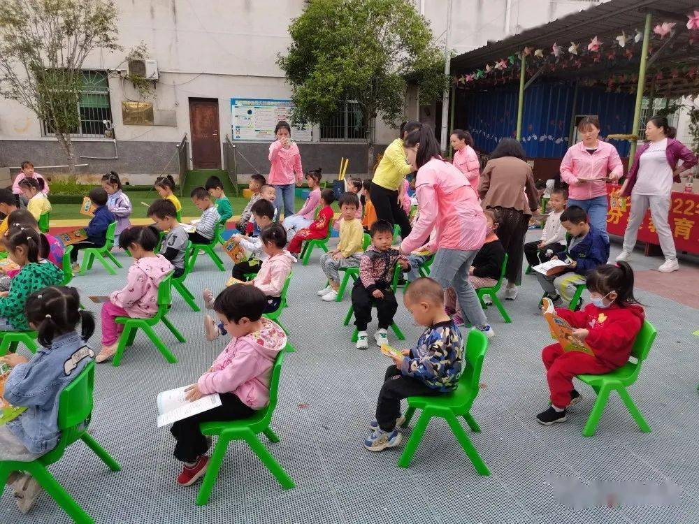 先后在安沙镇鼎功幼儿园,开慧镇白沙村金童幼儿园,高桥镇维汉幼儿园