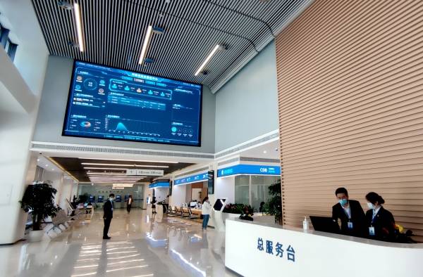 河南省政务服务中心投入试运行_东新区_盛街_大厅