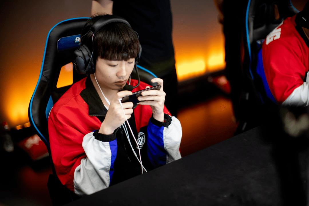 电竞高手是如何训练的这项新潮运动带你看见中国少年的蓬勃力量