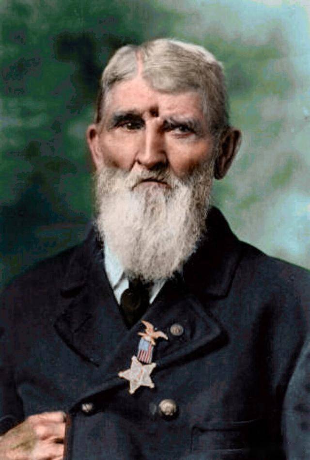 一枪爆头,眼球脱出,美国老兵走145公里生还,还带弹活了54年_雅各布