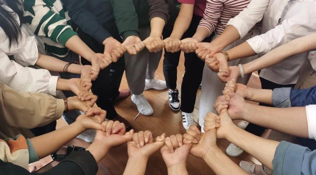 敞开心扉 拥抱幸福 | 实验小学开展教师团体心理辅导活动_王佩瑶_工作