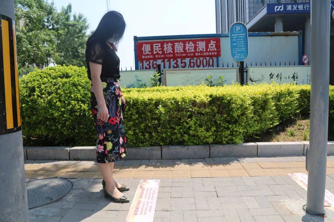 "通州梨园现诗意核酸间隔线……_古诗_检测点_诗词