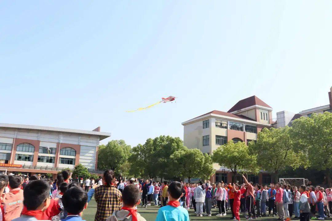 智慧墩伢儿童心亚运低碳未来记杭州市三墩小学兰里校区爱创科技节