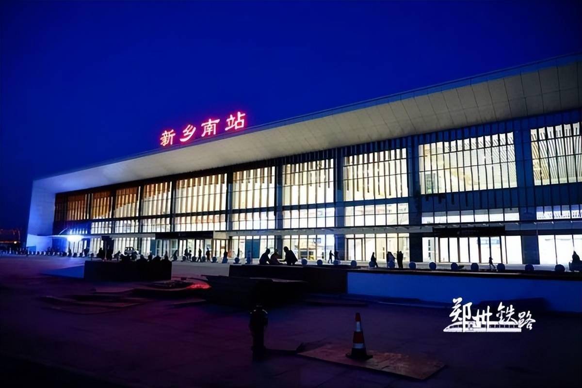 夜访济郑5座新建高铁站,一整个被美住了