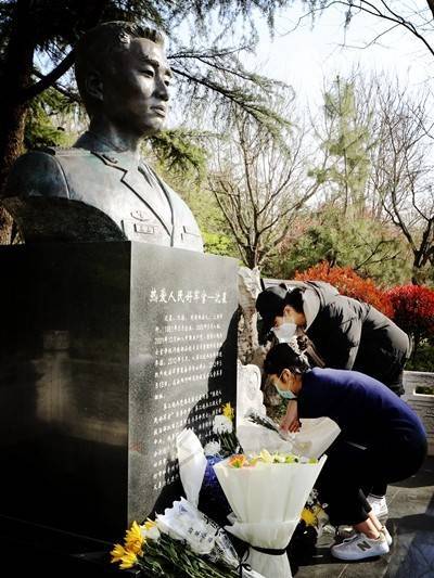 十年来,这座城市不曾忘记他_沈星_英雄_青州