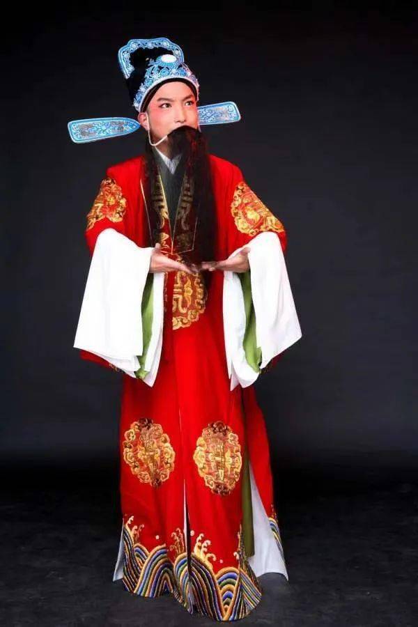 双桃刘学武 饰 丁大富吴进良 饰 邹士龙闵玉馨 饰 杨四香张斯诺 饰 陈