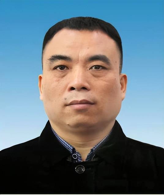 上高县人民政府副县长,公安局局长邓志刚,男,汉族,1977年7月生,在职