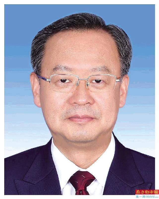 汉族,1967年1月生,研究生,中共党员,现任广东省委常委,省政府副省长