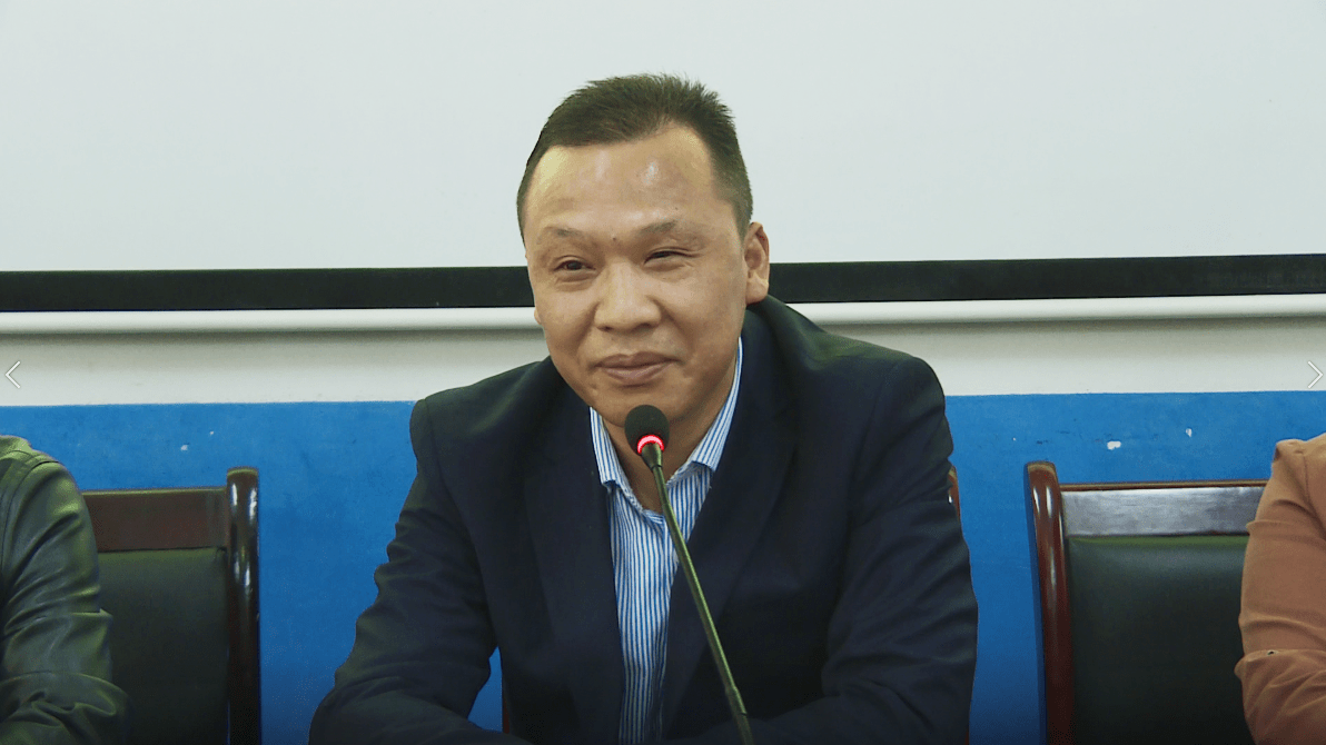 普定县人大常委会开展"感谢党恩·温暖城乡"代表在行动主题活动_胡恒