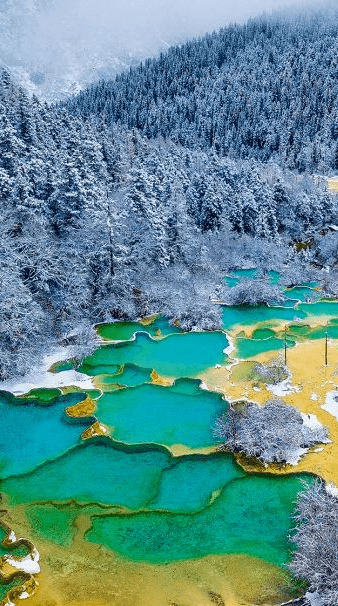 人間瑤池 地上の仙境 黄竜 人間の瑤池」(人間界の伝説の池）・