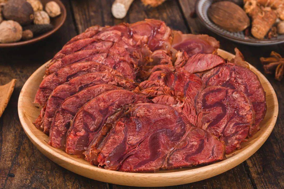 而这款『德隆缘酱牛腱肉&卤牛肉』(点这里下单购买),绝不添加卡拉胶