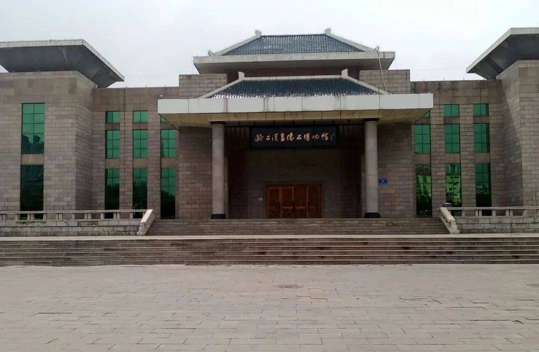 吕梁市博物馆是以吕梁市辖区出土的"汉画像石"为主体,兼有青铜,陶瓷