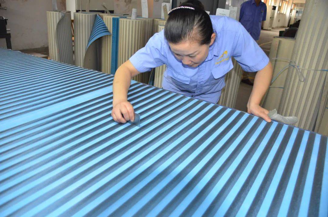 助力纺织强国工程白鲨在行动白鲨针布公司秉承"针针一丝不苟,齿齿精益