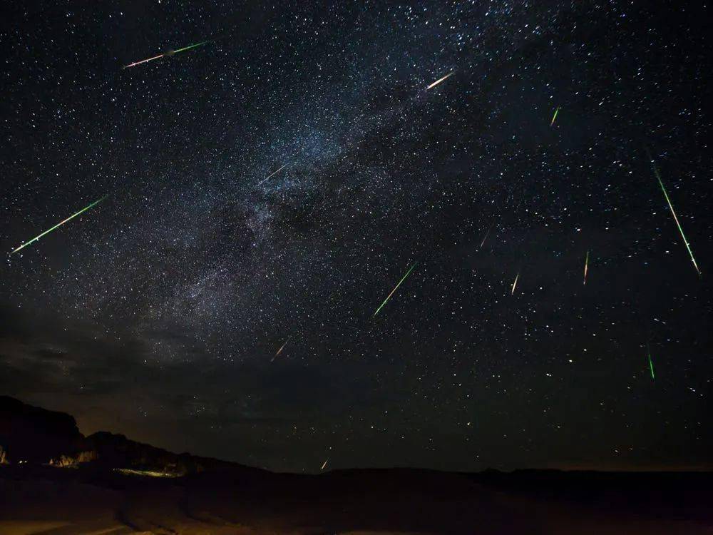 流星白天图片真实照片图片