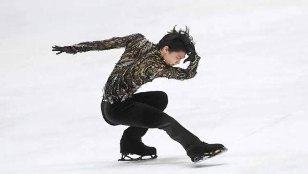 羽生結弦勁歌熱舞,透露挑戰4a_羽生結弦冰演_北京_表演