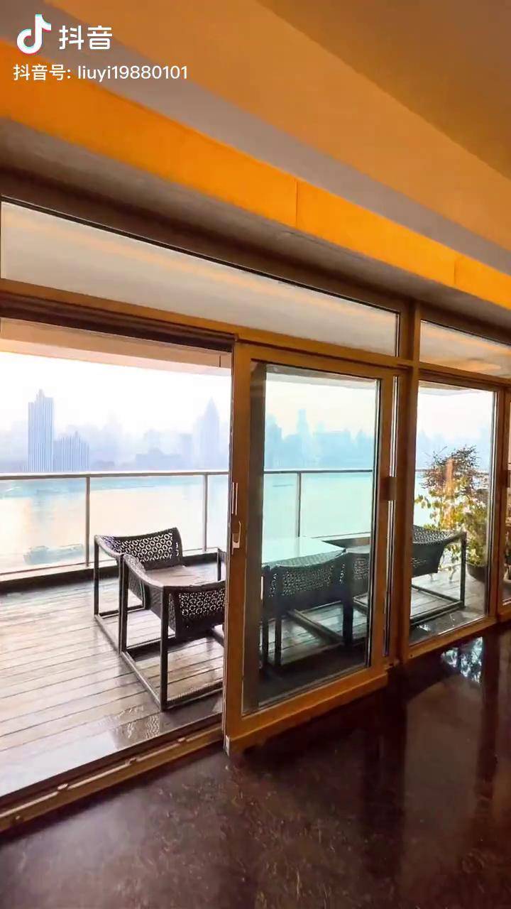 创作灵感 汤臣一品是我见过醉美的江景不接受任何反驳,晚上夜景也是