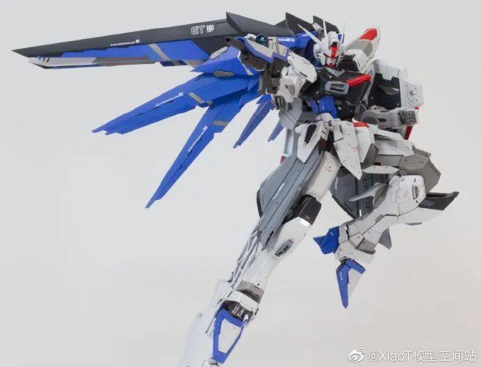 小t高达秀mgzgmfx10a自由高达20