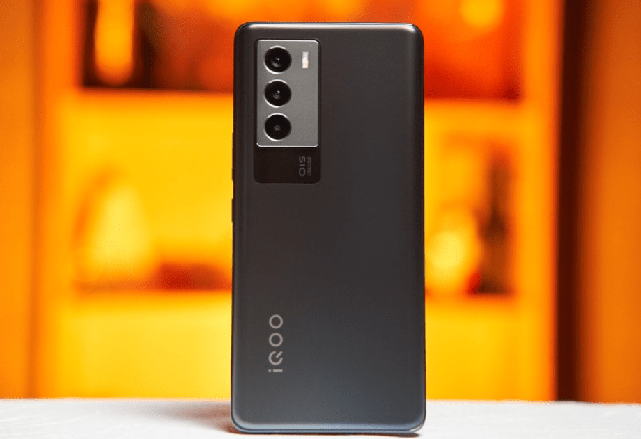 12gb 256gb,独显 骁龙888 66w快充,老旗舰冲击618降至2499元_iqooneo