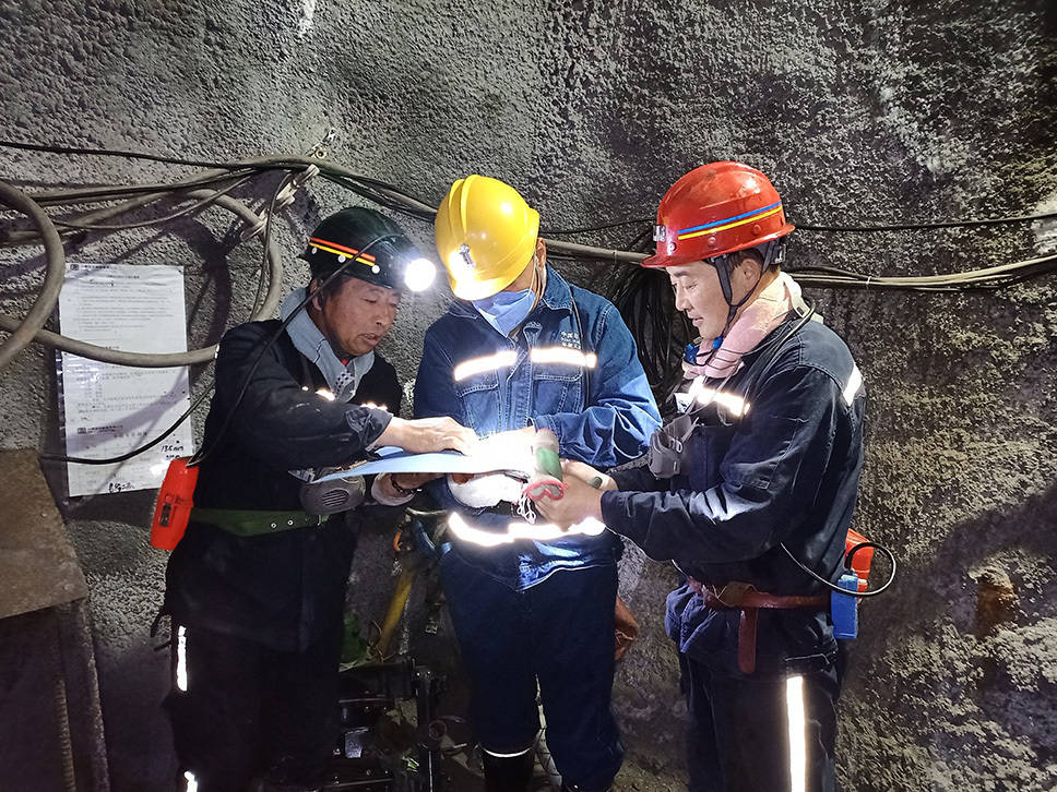 环县刘园子煤矿正式复产出煤