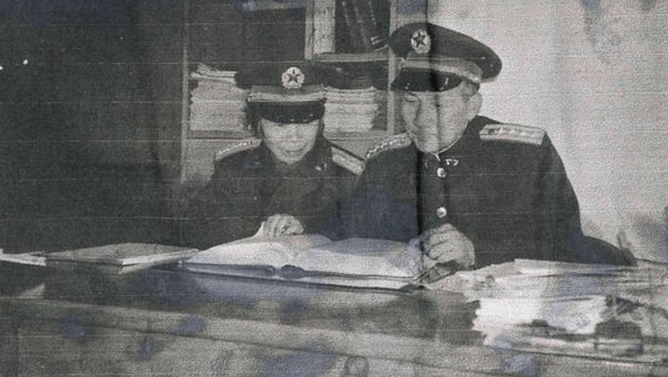 2018年85岁老妇捐1千万,银行吓得报警,真实身份因此曝光:老兵_马旭