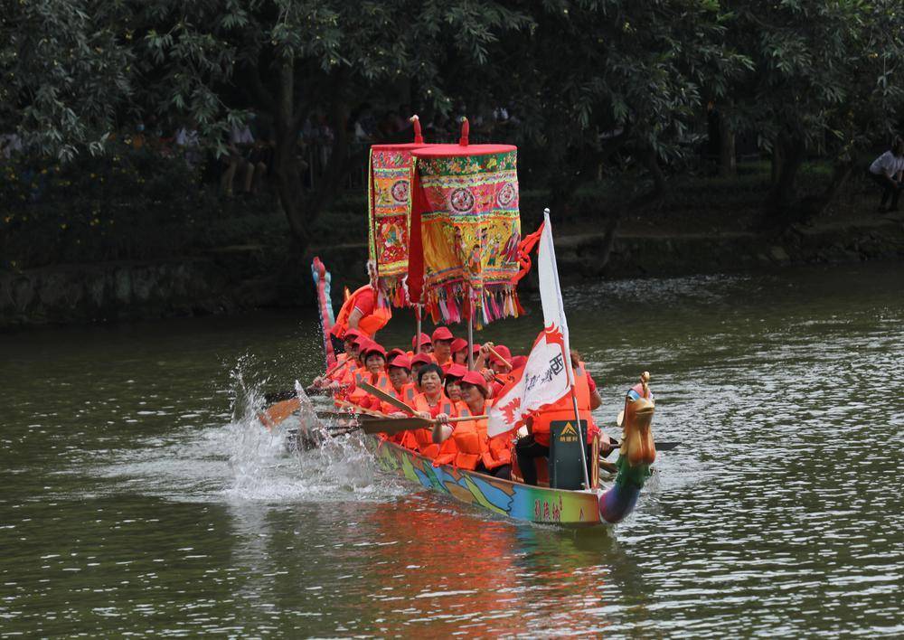 「图集」佛山西樵山重现"半山扒龙船"盛况_南海_龙舟_活动