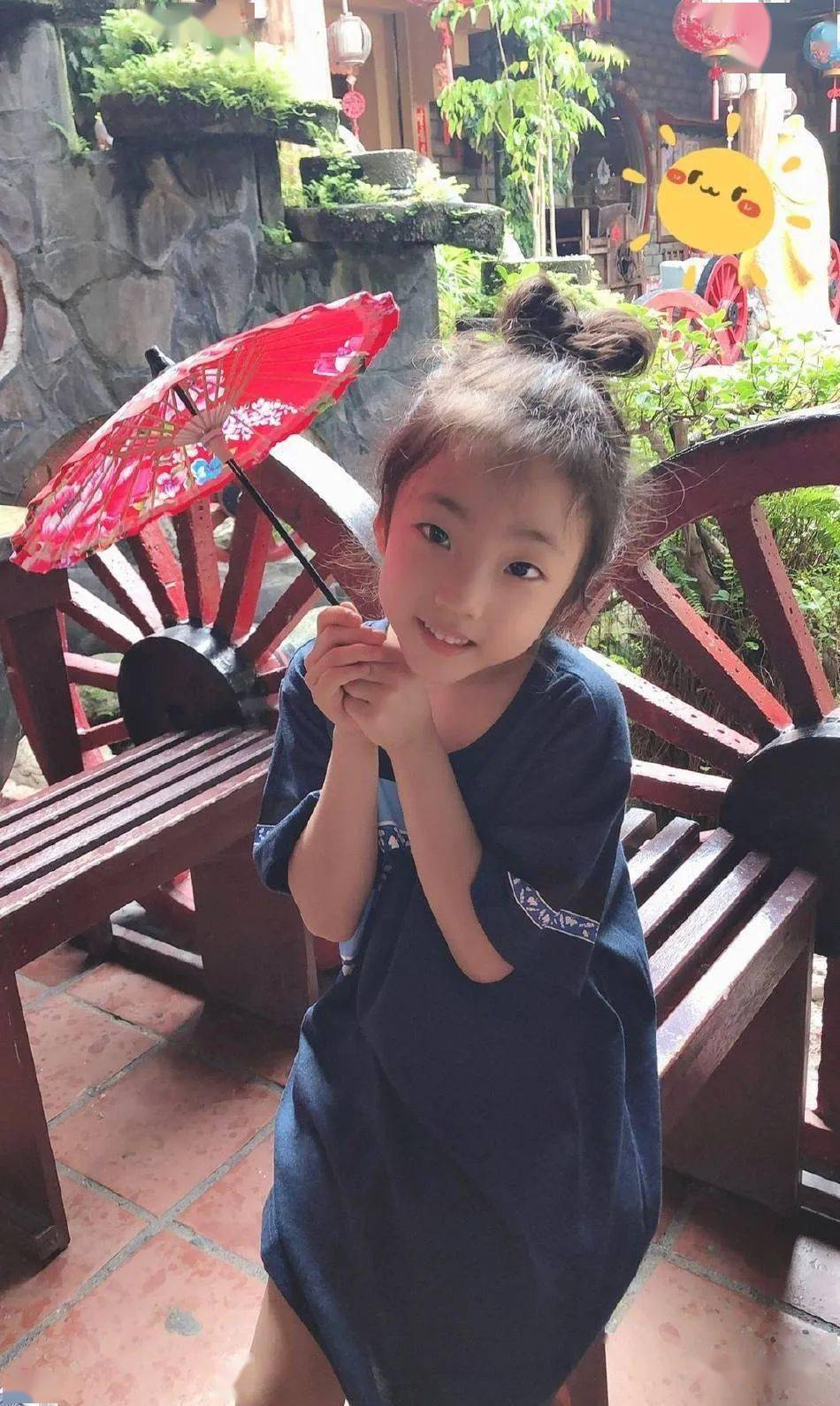 刘畊宏晒三娃合照送祝福 小泡芙撑伞甜笑萌萌哒_刘宇姗_刘宇芙_刘宇恩