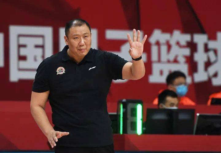 山东男篮新帅王晗面临三大挑战,新老交替不能牺牲成绩_丁伟_主教练