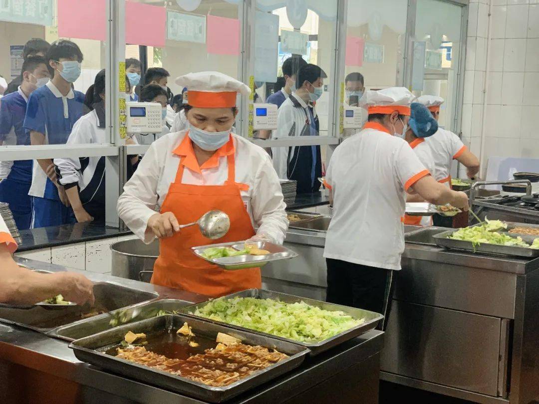 高考倒计时2天,平冈中学为高三学子花式打call!