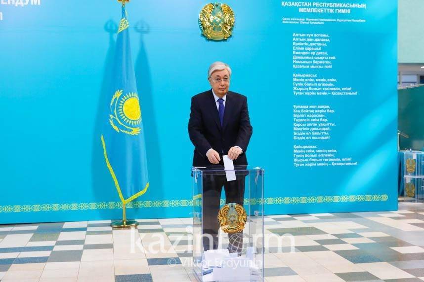 哈萨克斯坦5日举行修宪全民公投，托卡耶夫等政要完成投票