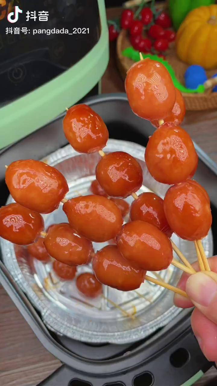 烤肠口口爆汁劲道q弹的一口肠满满的肉感太香了在家做美食空气炸锅