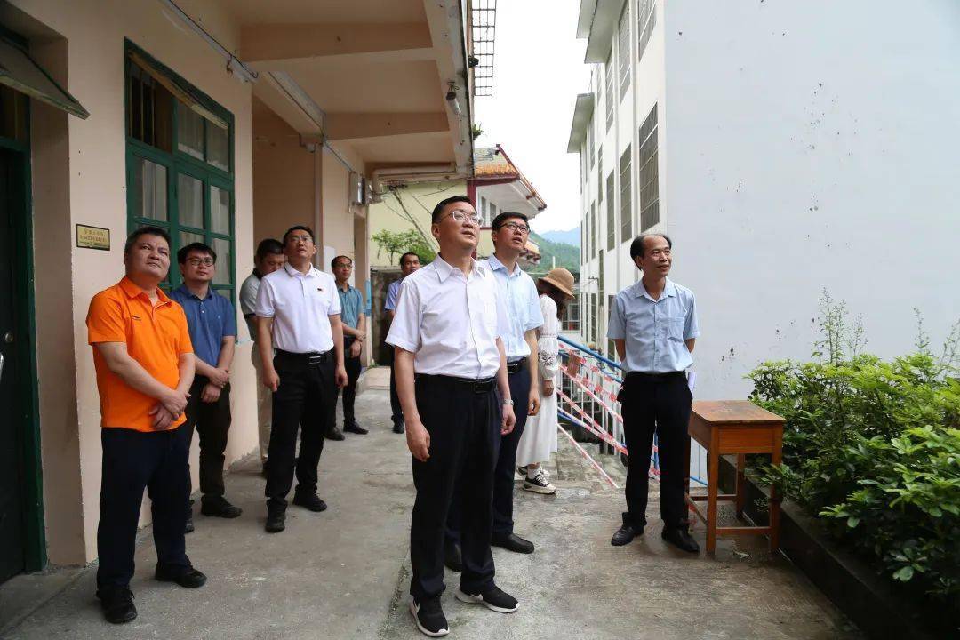 廖和明到金秀调研 防汛防灾及高考备考工作