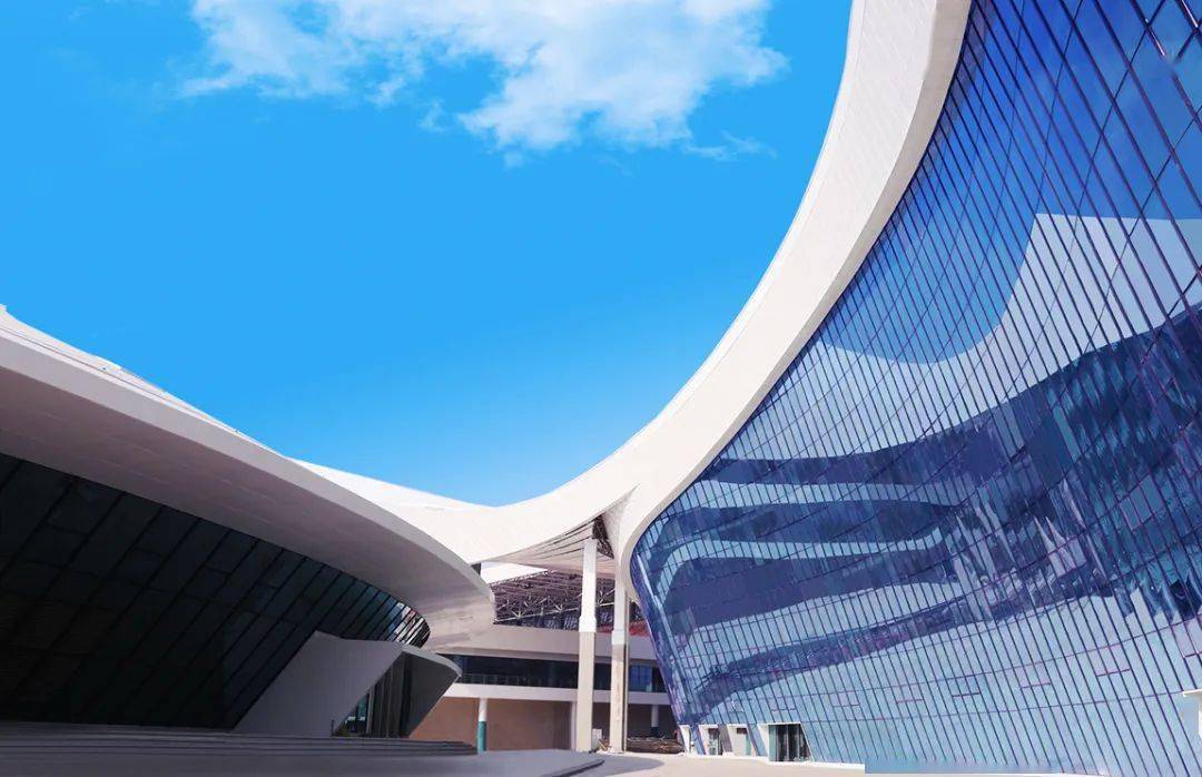 山环水绕国色开丝路弘扬体育魂北玻玻璃助力洛阳奥体中心建设