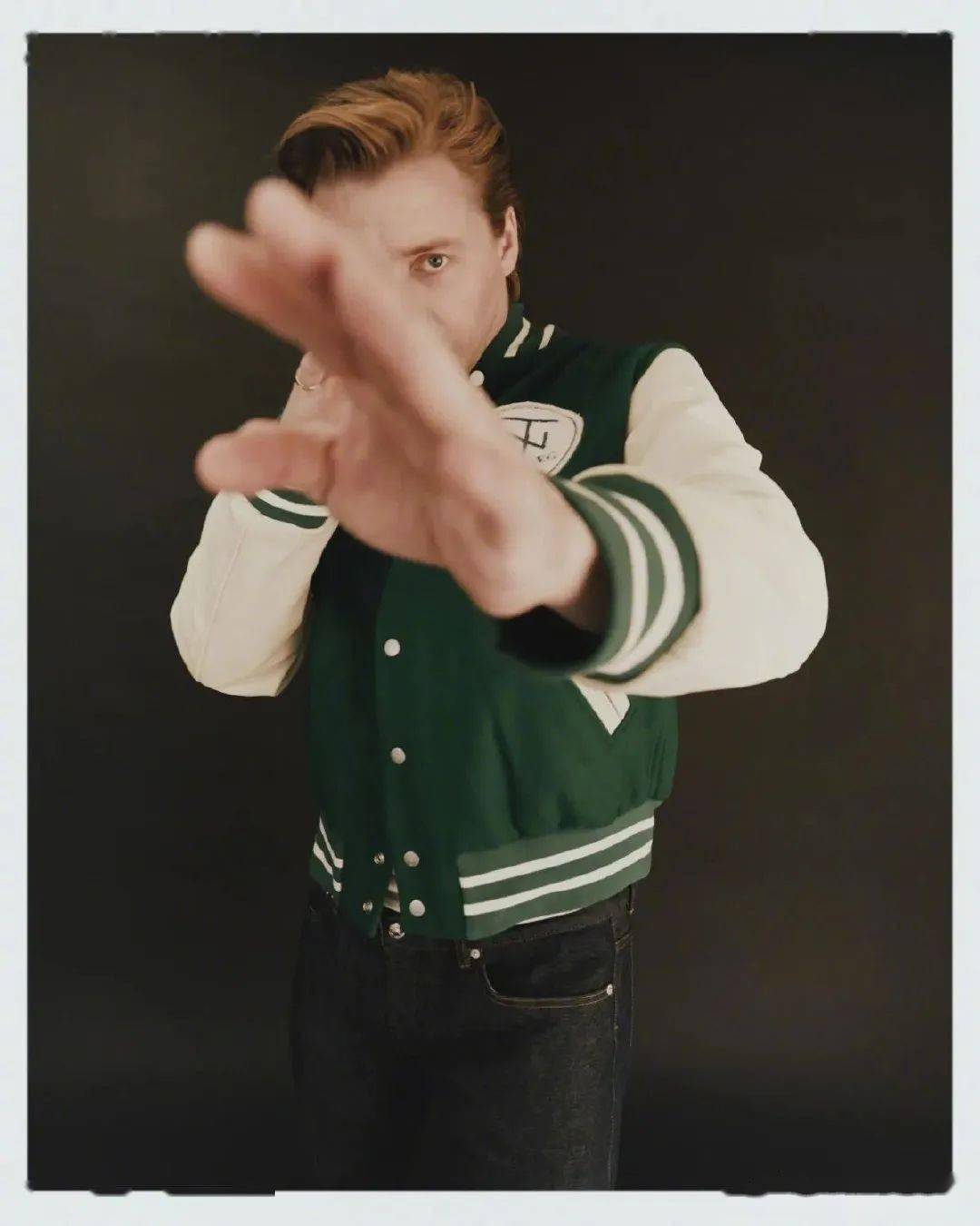 英国男星杰克劳登时尚写真大片金发男神风度翩翩