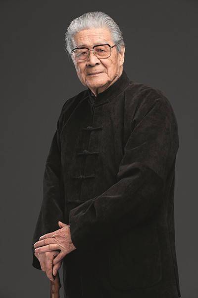 逝者七一勋章获得者北京人艺艺术家蓝天野逝世享年95岁