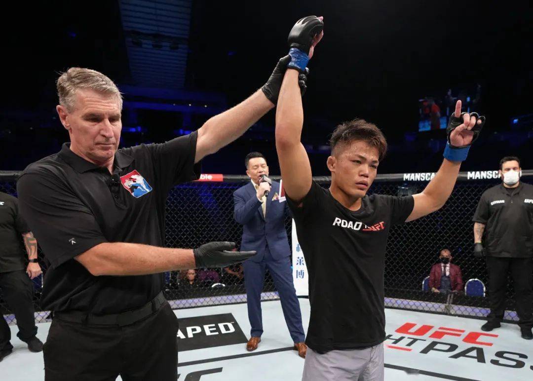 强势开局67ufc精英之路首日中国选手3人获胜2人晋级