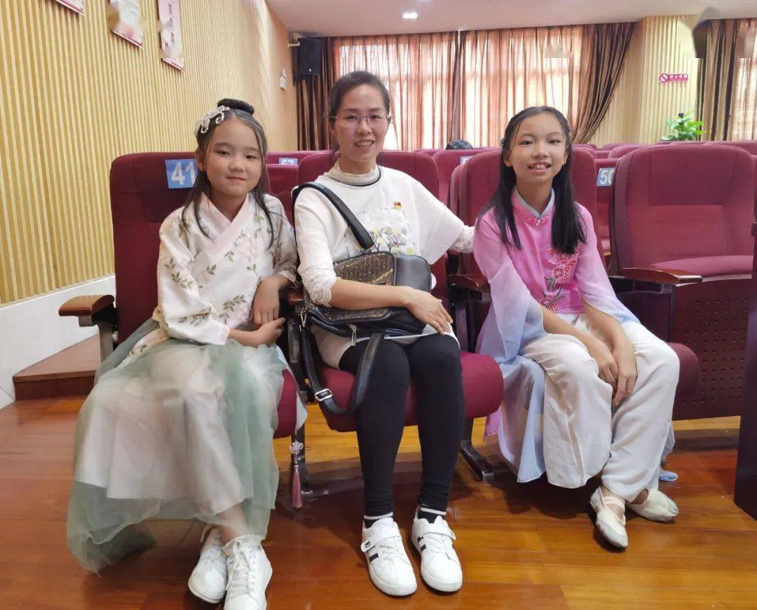 【优秀教师风采】周素梅:倾注满腔热情,浸润满园芬芳_坦洲镇_教育