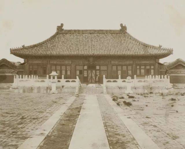 《收获》开放书架 | 尘土京华梦:岁月深处(邵燕祥)_袁方_五棵松_炸弹
