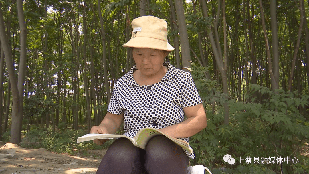 上蔡县:58岁考生冲刺高考 追逐理想_田改_邵店镇_女儿